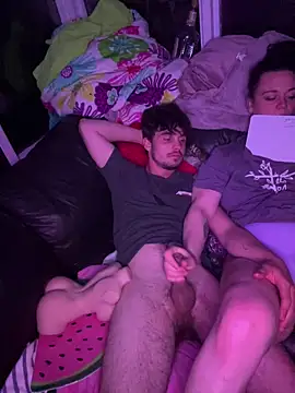 Snapshot of babesanddaddy chatting on April 2, 5:05 am babesanddaddy online show from April 2, 5:05 am