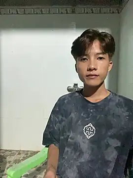 Nguyencuong1999 online show from May 16, 2:49 pm