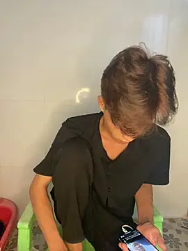 Nguyencuong1999 online show from May 20, 3:24 am