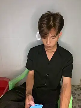 Nguyencuong1999 online show from May 20, 3:51 pm