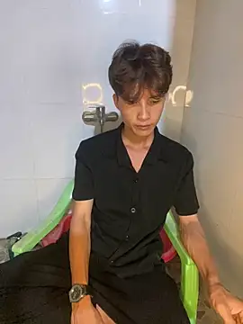 Nguyencuong1999 online show from May 28, 8:22 am