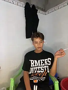 Nguyencuong1999 online show from May 30, 8:55 am