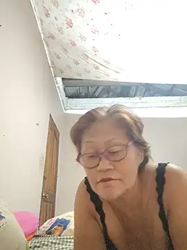 Sunflower1956 online show from May 9, 6:02 pm