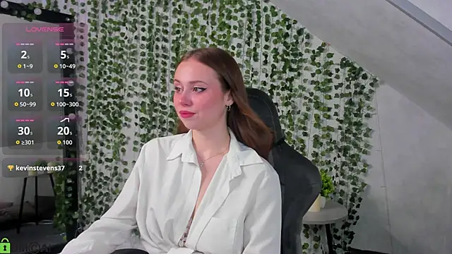 Vanessa Williamsonn online show from July 6, 5:26 pm