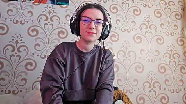 Snapshot of IsaSantella chatting on March 24, 9:03 am IsaSantella online show from March 24, 9:03 am