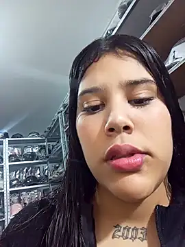 Snapshot of venuslaferte_ chatting on April 28, 8:25 pm venuslaferte online show from April 28, 8:25 pm