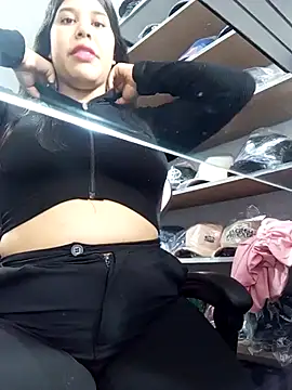 Snapshot of venuslaferte_ chatting on May 6, 8:36 pm venuslaferte online show from May 6, 8:36 pm