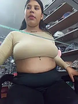 Snapshot of venuslaferte_ chatting on May 21, 7:32 pm venuslaferte online show from May 21, 7:32 pm
