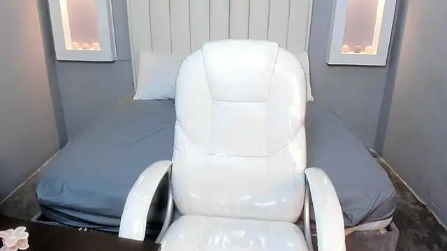 Snapshot of KeilyBennett chatting on March 21, 6:11 pm KeilyBennett online show from March 21, 6:11 pm