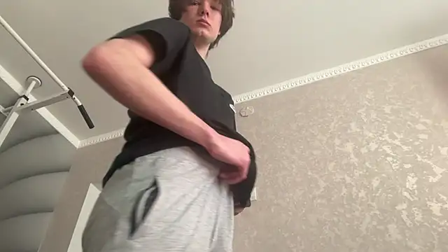 Snapshot of tomasdickpick chatting on May 3, 8:20 am tomasdickpick online show from May 3, 8:20 am