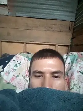 Snapshot of leitan01 chatting on March 22, 1:53 am leitan01 online show from March 22, 1:53 am