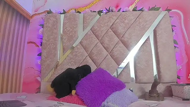 baby peach   online show from May 30, 10:34 am