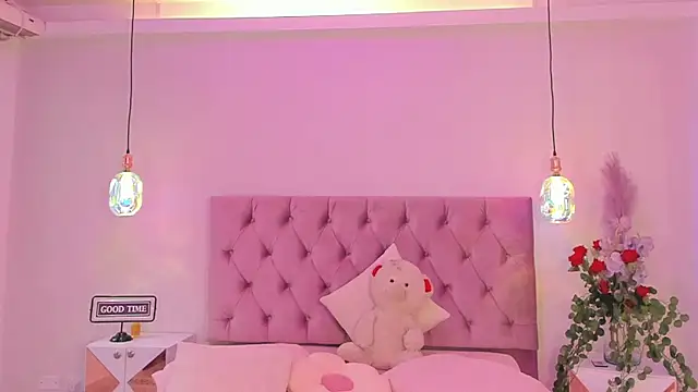 SofiaBloomm online show from May 16, 8:18 pm