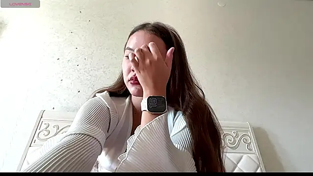 Snapshot of kamila_18_french chatting on July 8, 9:14 am kamila 18 french online show from July 8, 9:14 am