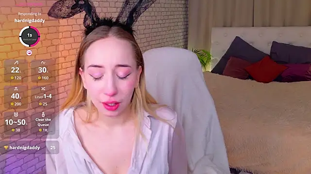 Snapshot of ShadowSparkle chatting on April 17, 9:51 pm ShadowSparkle online show from April 17, 9:51 pm