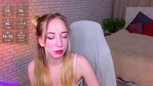 Snapshot of ShadowSparkle chatting on April 20, 10:11 pm ShadowSparkle online show from April 20, 10:11 pm