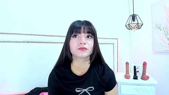emma-sandoval online show from May 23, 6:34 pm