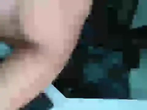 Snapshot of Derick_013 chatting on May 15, 9:49 am Derick 013 online show from May 15, 9:49 am