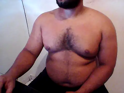 Snapshot of Derick_013 chatting on May 17, 12:30 am Derick 013 online show from May 17, 12:30 am