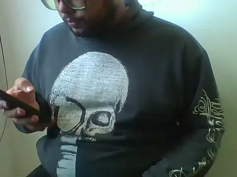 Snapshot of Derick_013 chatting on May 17, 3:19 pm Derick 013 online show from May 17, 3:19 pm