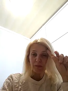 MiaLove183 online show from April 30, 1:39 pm