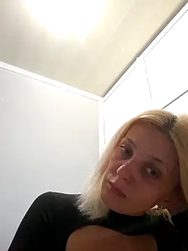 MiaLove183 online show from May 21, 1:40 pm