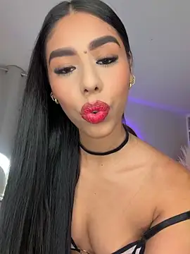 Snapshot of Rossie_Blooms chatting on May 17, 7:43 pm Rossie Blooms online show from May 17, 7:43 pm
