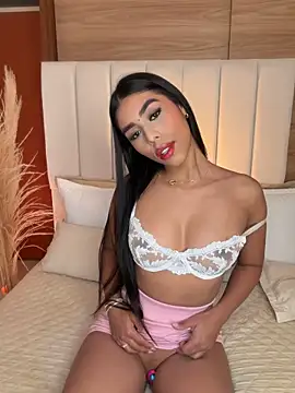 Snapshot of Rossie_Blooms chatting on May 23, 10:47 pm Rossie Blooms online show from May 23, 10:47 pm