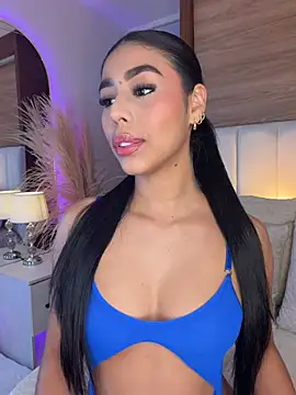 Snapshot of Rossie_Blooms chatting on July 17, 10:25 pm Rossie Blooms online show from July 17, 10:25 pm