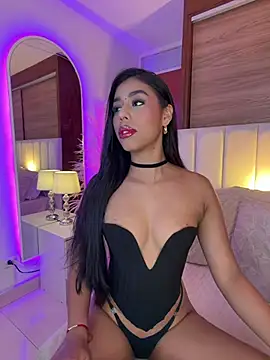Snapshot of Rossie_Blooms chatting on August 1, 10:41 pm Rossie Blooms online show from August 1, 10:41 pm