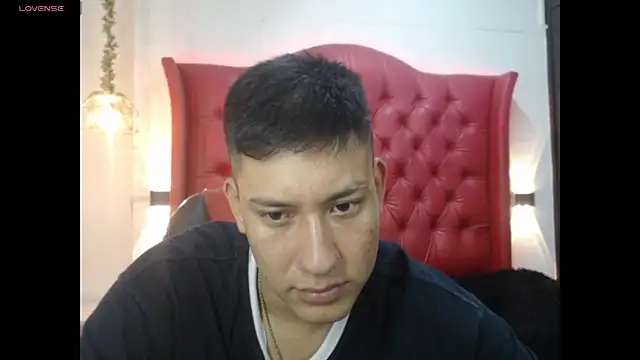 DominantBoy4 online show from July 8, 1:32 am