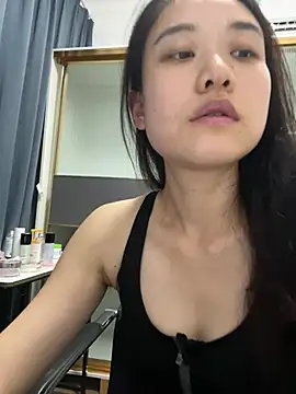Snapshot of A-Kristen chatting on April 28, 1:38 pm A-Kristen online show from April 28, 1:38 pm