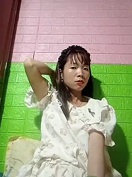 AmyLinee01 online show from May 18, 11:21 pm