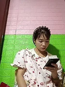 AmyLinee01 online show from May 24, 5:45 am