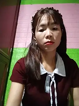 AmyLinee01 online show from May 29, 5:05 am