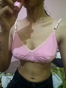 Curvy Amyra online show from May 18, 6:03 pm