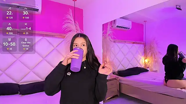 DaniandCute online show from March 25, 6:19 am