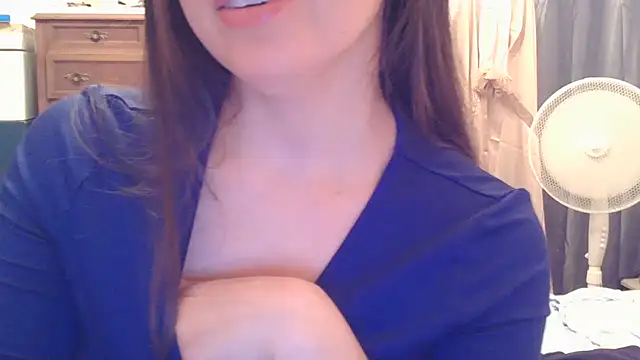 Snapshot of mery_lou20252 chatting on June 18, 4:33 pm mery lou20252 online show from June 18, 4:33 pm