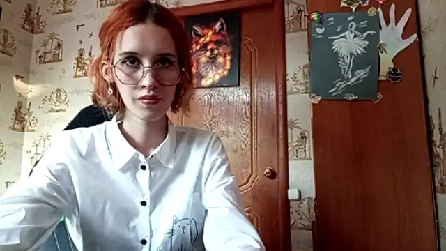 Snapshot of SirenFrost chatting on June 7, 3:38 pm SirenFrost online show from June 7, 3:38 pm