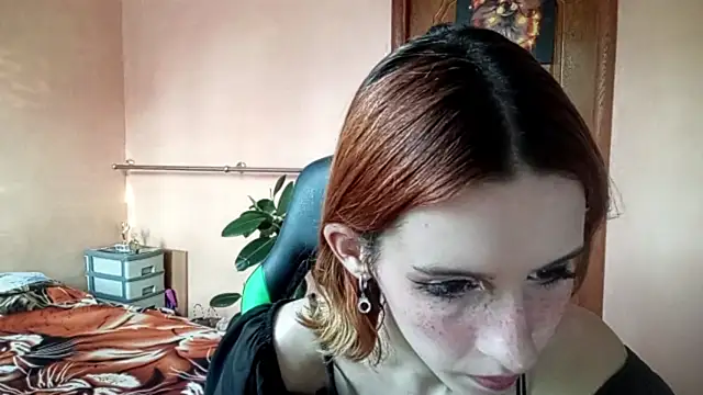 Snapshot of SirenFrost chatting on June 23, 3:54 pm SirenFrost online show from June 23, 3:54 pm