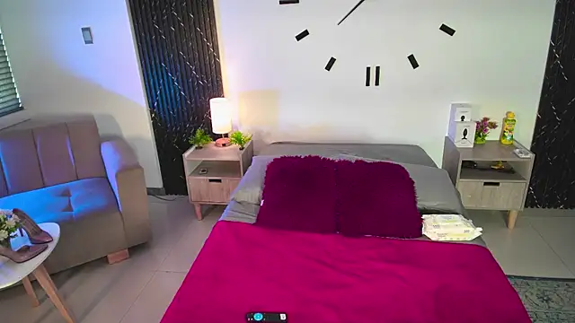 aurora petitee online show from May 23, 12:42 pm