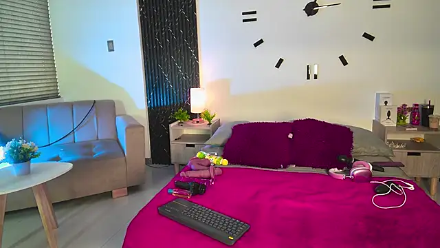 aurora petitee online show from May 28, 1:08 pm