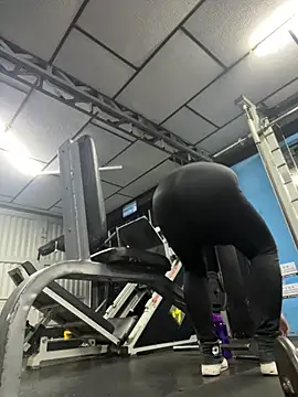 Snapshot of MiaHotboobs chatting on March 23, 7:40 pm MiaHotboobs online show from March 23, 7:40 pm