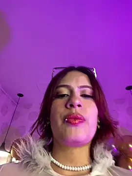 Snapshot of steffmontespink18 chatting on May 12, 1:41 pm steffmontespink18 online show from May 12, 1:41 pm