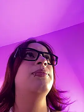 Snapshot of steffmontespink18 chatting on May 25, 1:28 pm steffmontespink18 online show from May 25, 1:28 pm