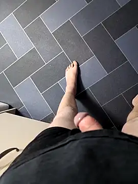 Snapshot of Notiesfuk chatting on May 13, 3:59 am Notiesfuk online show from May 13, 3:59 am