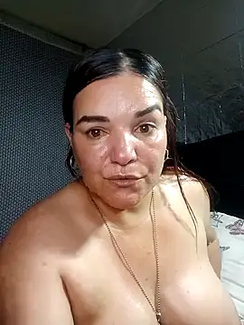 Snapshot of Zuleyka_69 chatting on April 21, 1:42 am Zuleyka 69 online show from April 21, 1:42 am