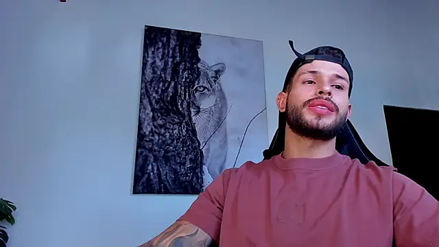 Snapshot of Santos_ramirez1 chatting on June 21, 2:19 pm Santos ramirez1 online show from June 21, 2:19 pm