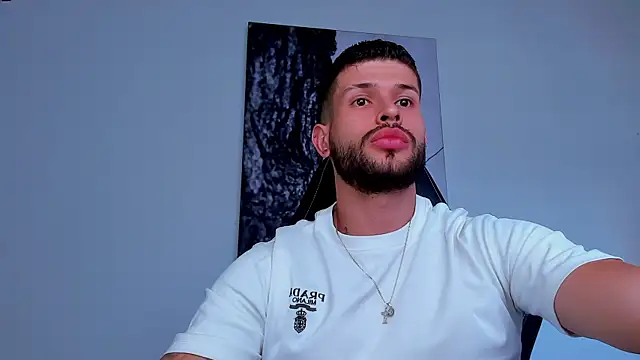 Snapshot of Santos_ramirez1 chatting on July 2, 3:18 pm Santos ramirez1 online show from July 2, 3:18 pm