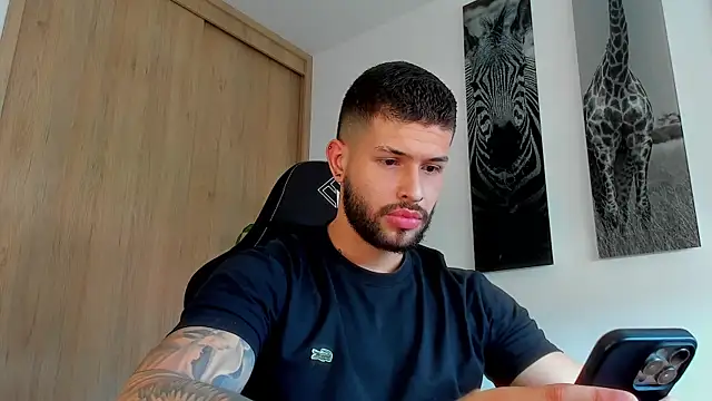 Snapshot of Santos_ramirez1 chatting on July 12, 2:08 pm Santos ramirez1 online show from July 12, 2:08 pm